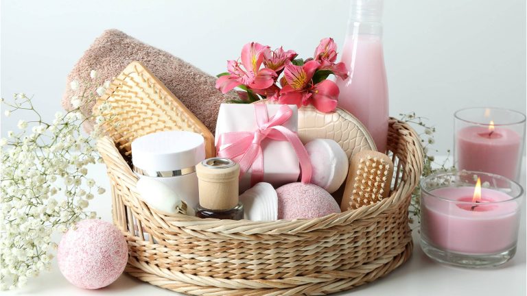 What are some tips for assembling a spa gift basket?